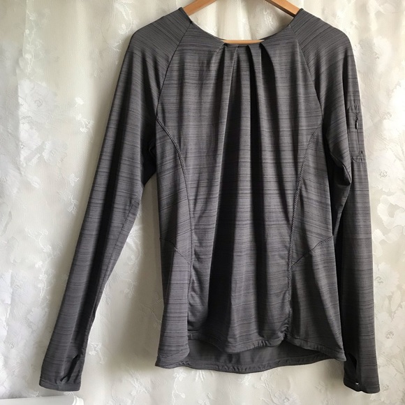 Athleta Long Sleeve Gray Top Shirt ZIP Pockets L - Picture 2 of 8